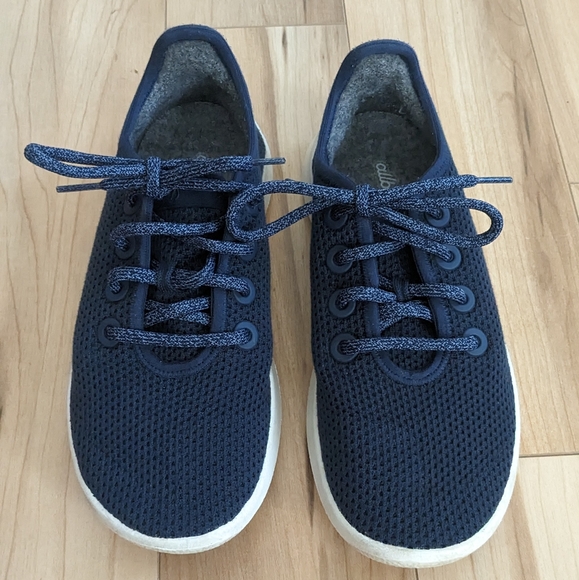 Women’s allbirds Tennis Shoes Navy Blue Size 7 - Picture 2 of 4